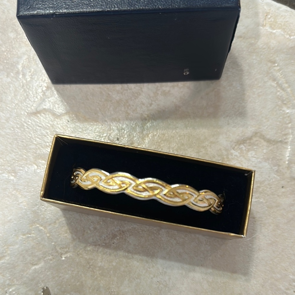 Montana Silversmiths Gold Twisted Rope Bracelet